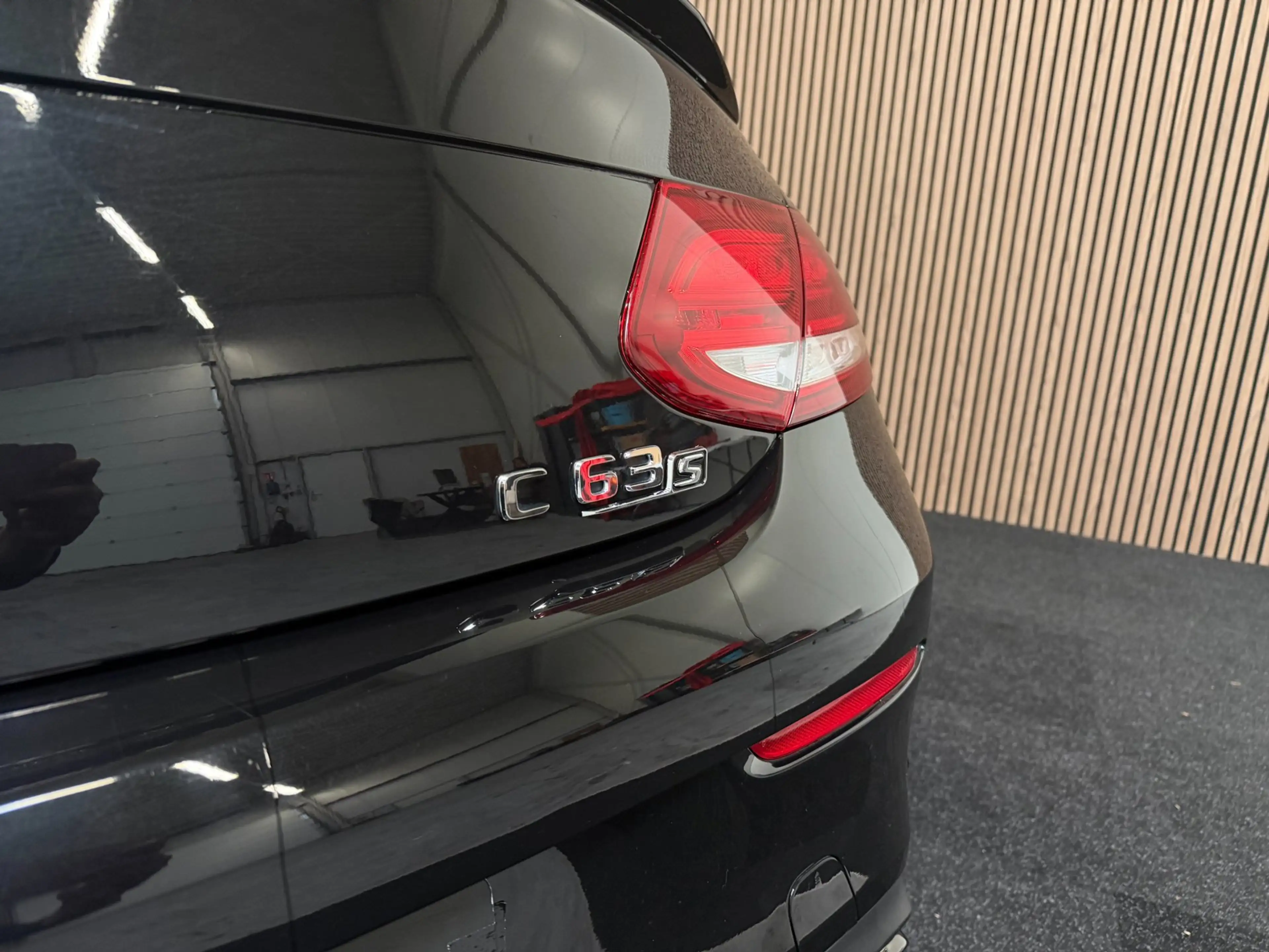 Mercedes-Benz C 63 AMG Coupé [ full option ] — photo 14
