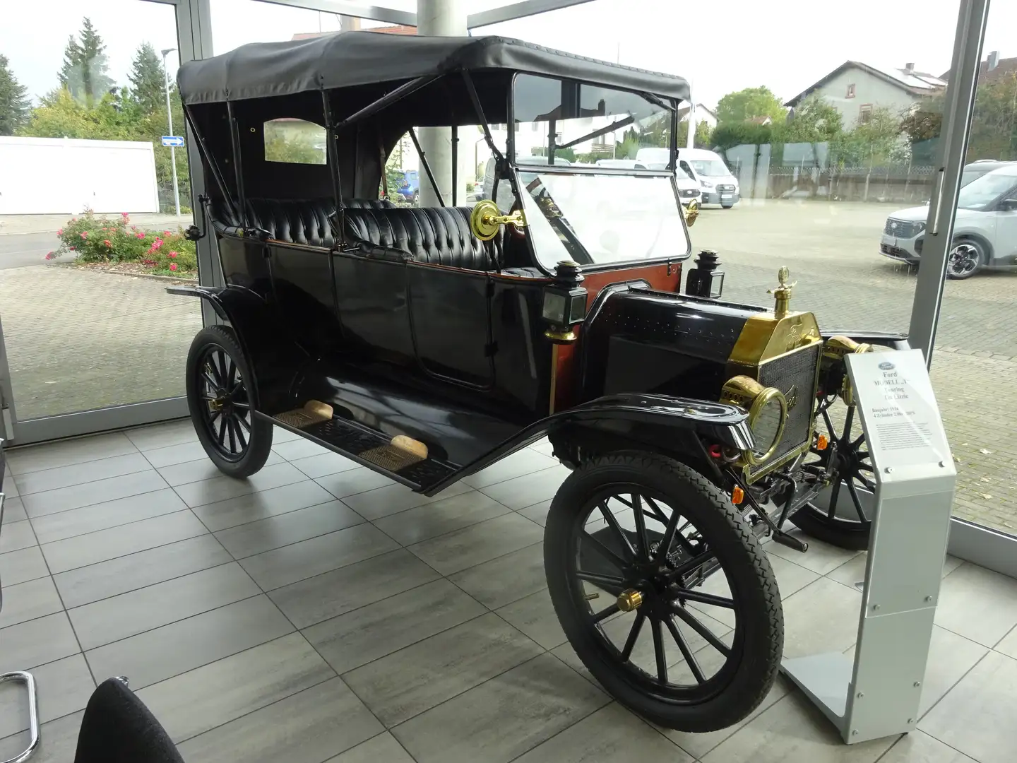 Ford Model T Touring Messing Schwarz - 2