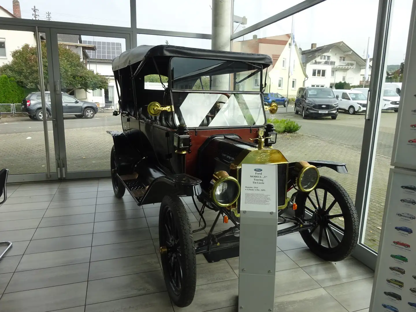 Ford Model T Touring Messing Schwarz - 1