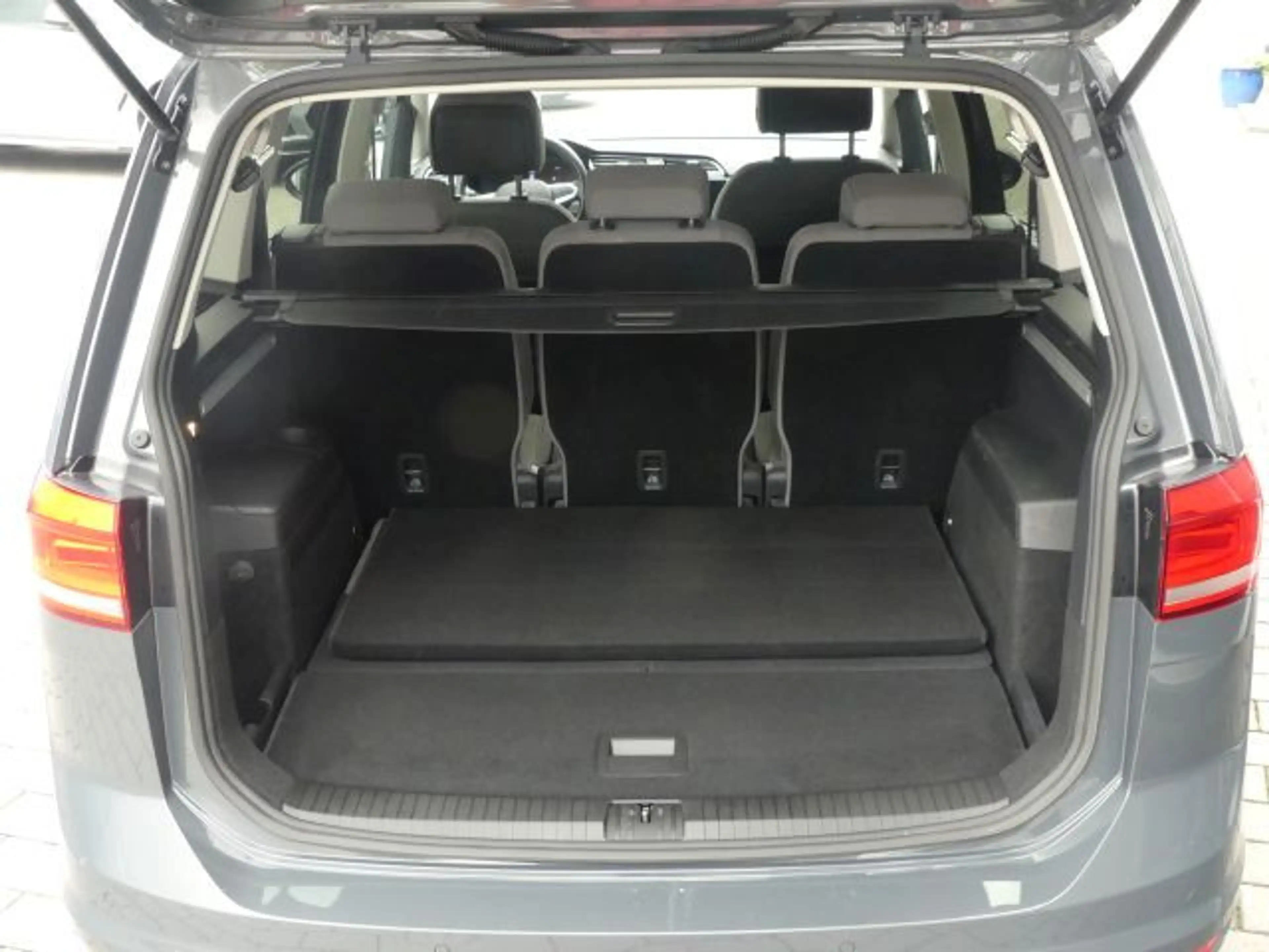 Volkswagen Touran Comfortline BMT ACC°AHK°beh.LLK°Surr.HIFI — photo 7