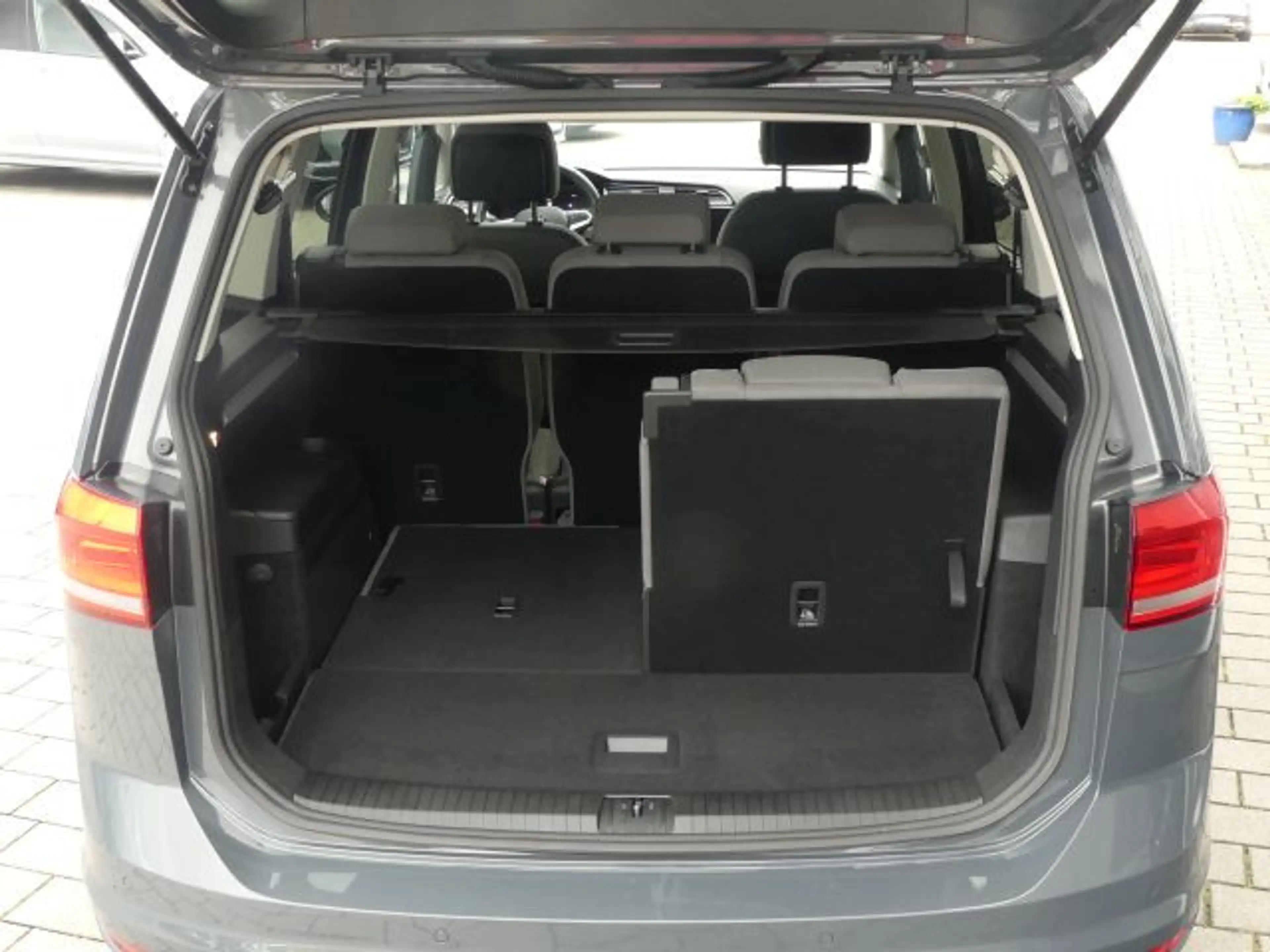 Volkswagen Touran Comfortline BMT ACC°AHK°beh.LLK°Surr.HIFI — photo 8