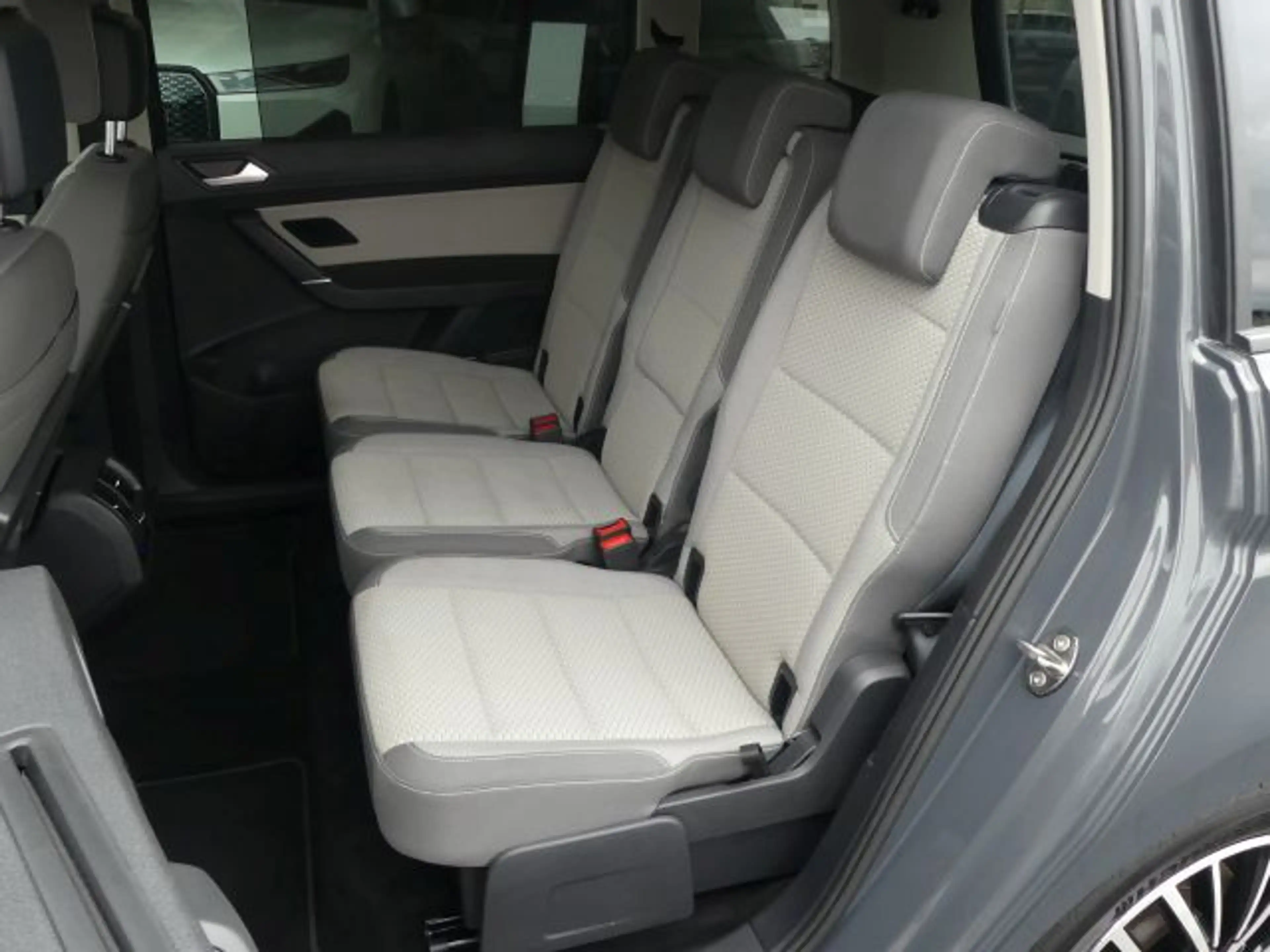 Volkswagen Touran Comfortline BMT ACC°AHK°beh.LLK°Surr.HIFI — photo 11