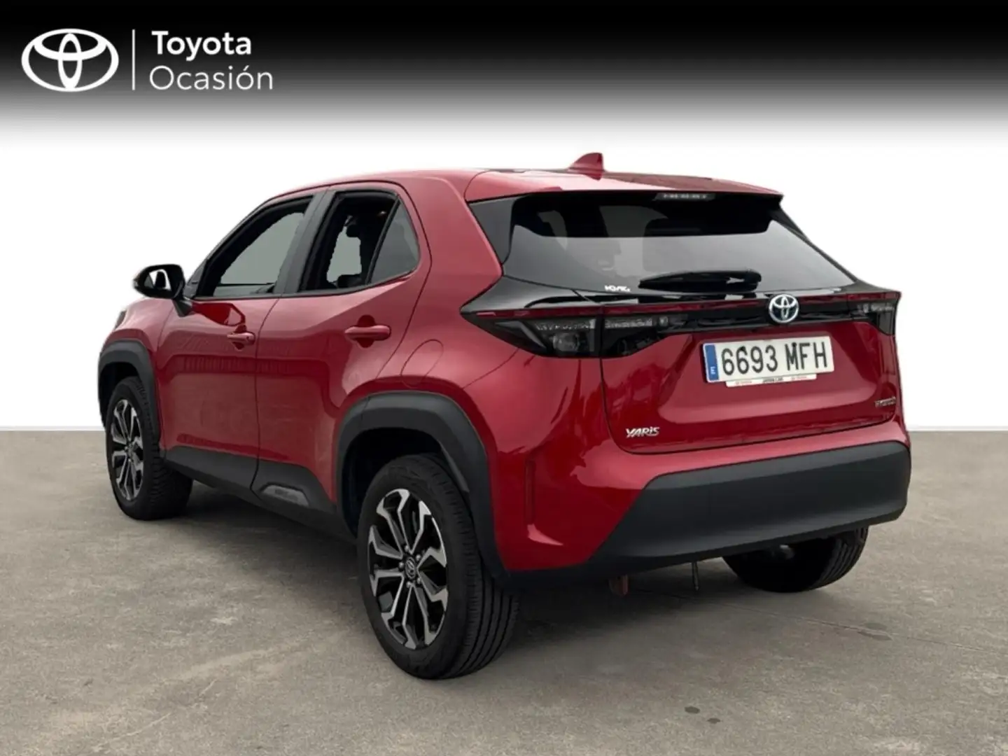 Toyota Yaris Cross 120H Active Tech Rojo - 2