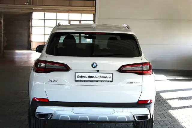 BMW X5 Xdrive45e view 8