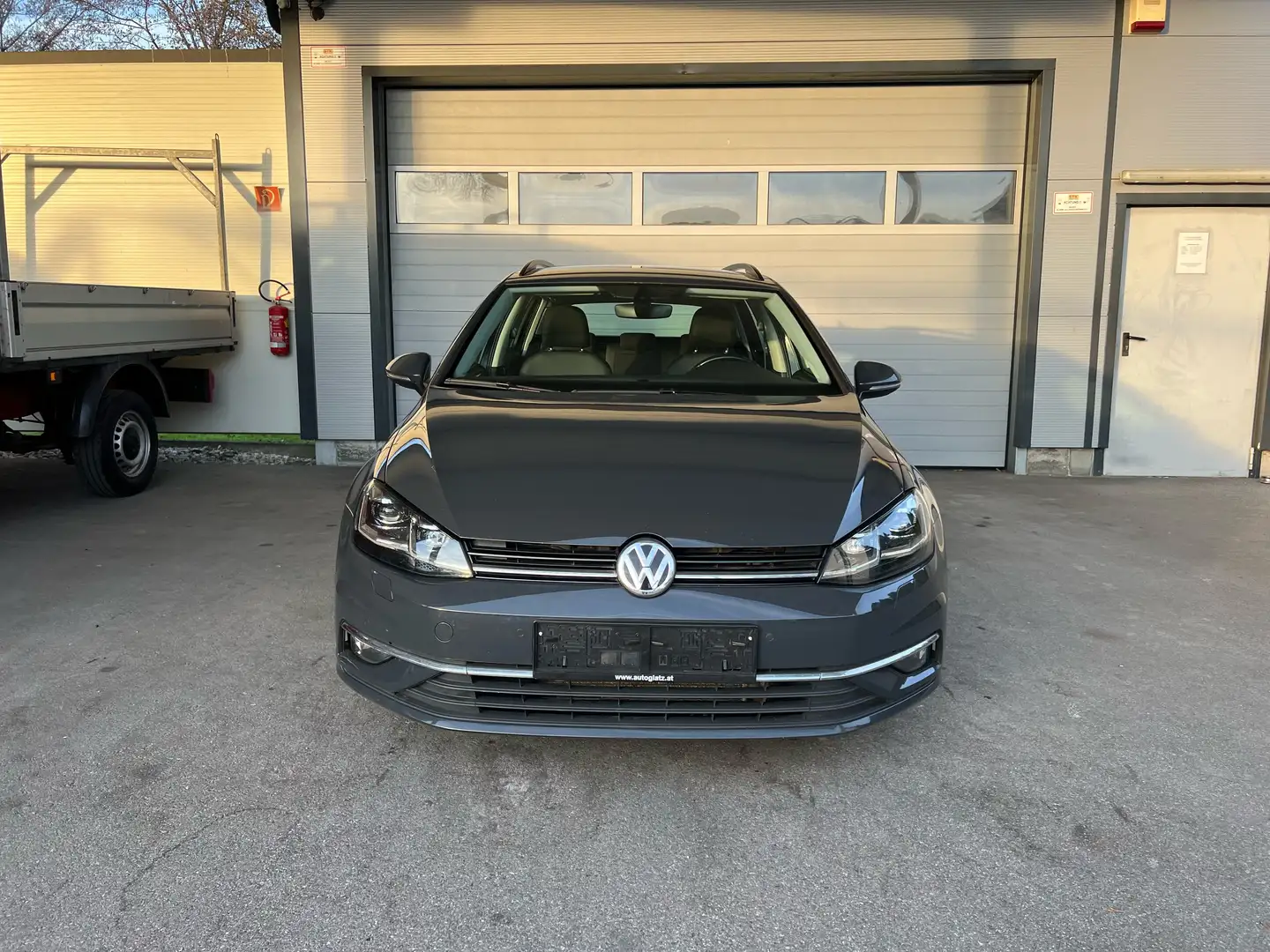 Volkswagen Golf Variant Rabbit 1,6 TDI LED-SCHEINWERFER/NAVI/ASSIST/PARKTR Grau - 1