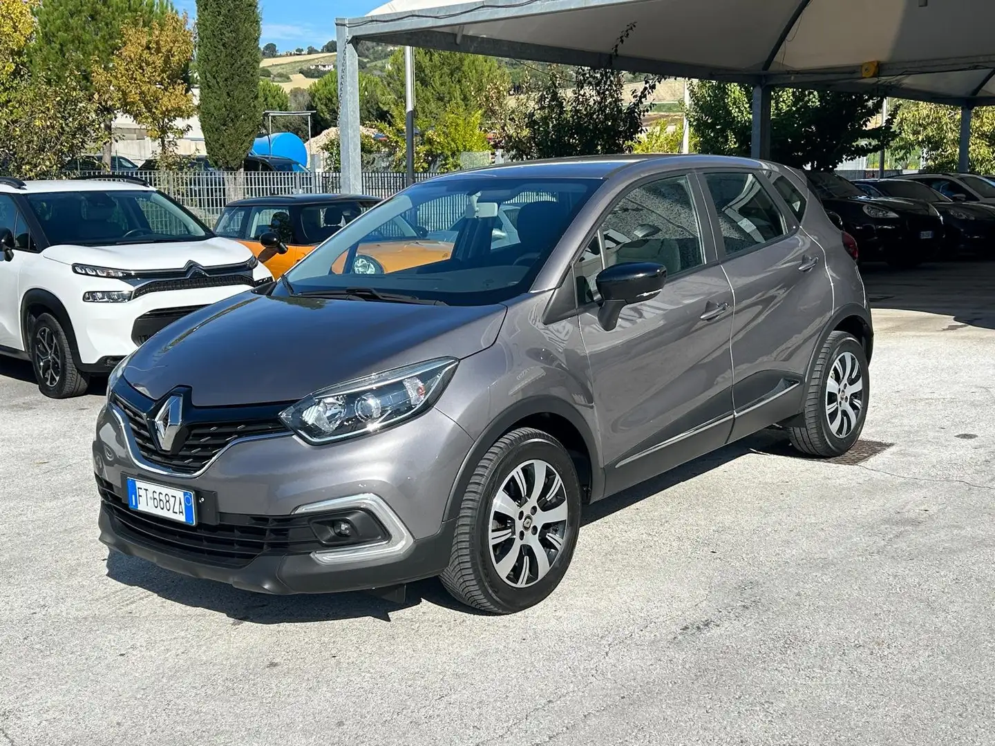 Renault Captur Captur 1.5 dci Sport Edition 90cv-NEOPATENTATI- Gris - 1