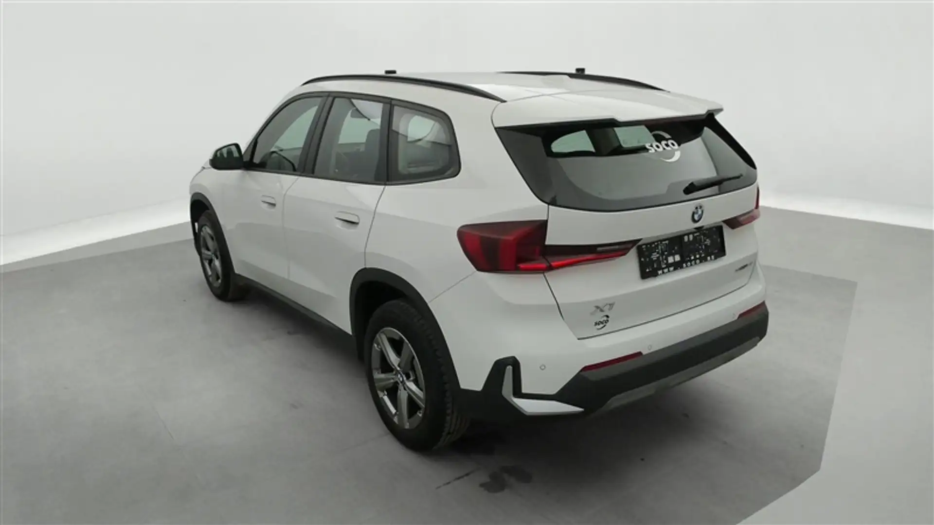 BMW X1 1.5iA sDrive18 NAVI / CAMERA / CARPLAY / FULL LED Wit - 2