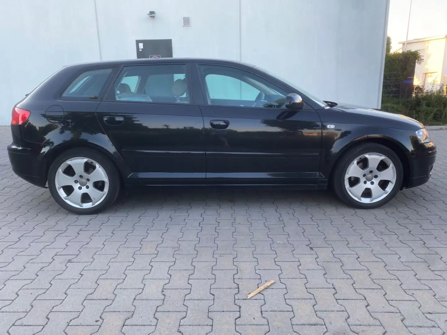 Audi A3 Sportback 2.0 FSI Ambition. Leder. Noir - 1