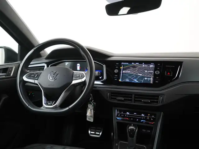Volkswagen Polo view 5