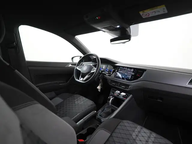 Volkswagen Polo view 2