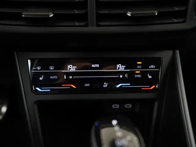 Volkswagen Polo view 11