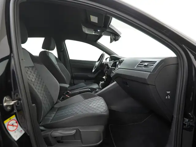 Volkswagen Polo view 3