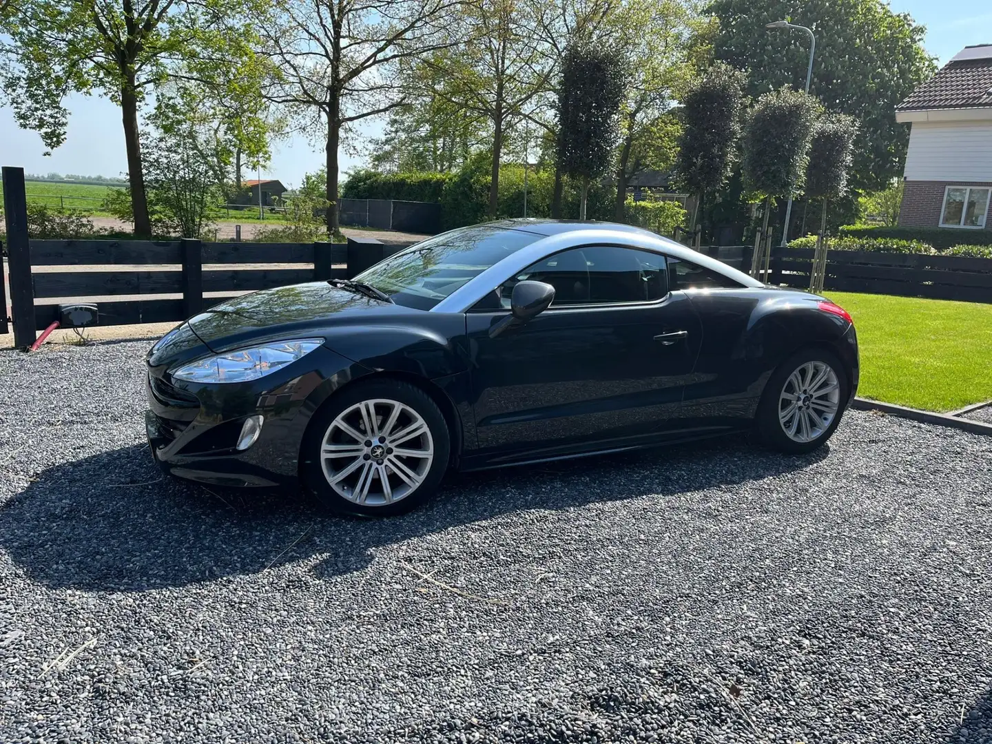 Peugeot RCZ 1.6 THP Zwart - 1