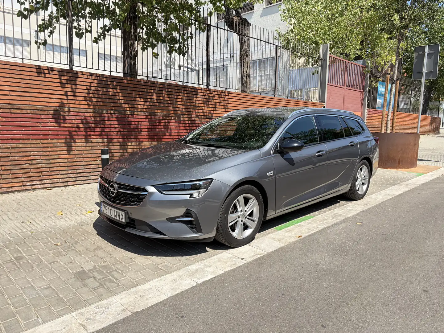 Opel Insignia Sports Tourer 2.0 Diesel Aut. Business Elegance - 2