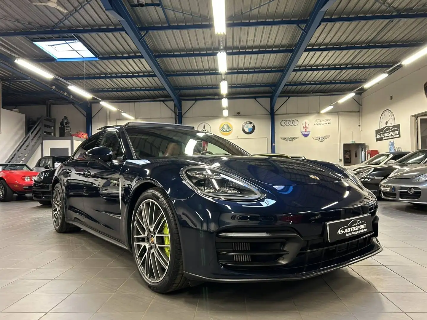 Porsche Panamera 3.0V6 560CH 4S HYBRID Blauw - 1