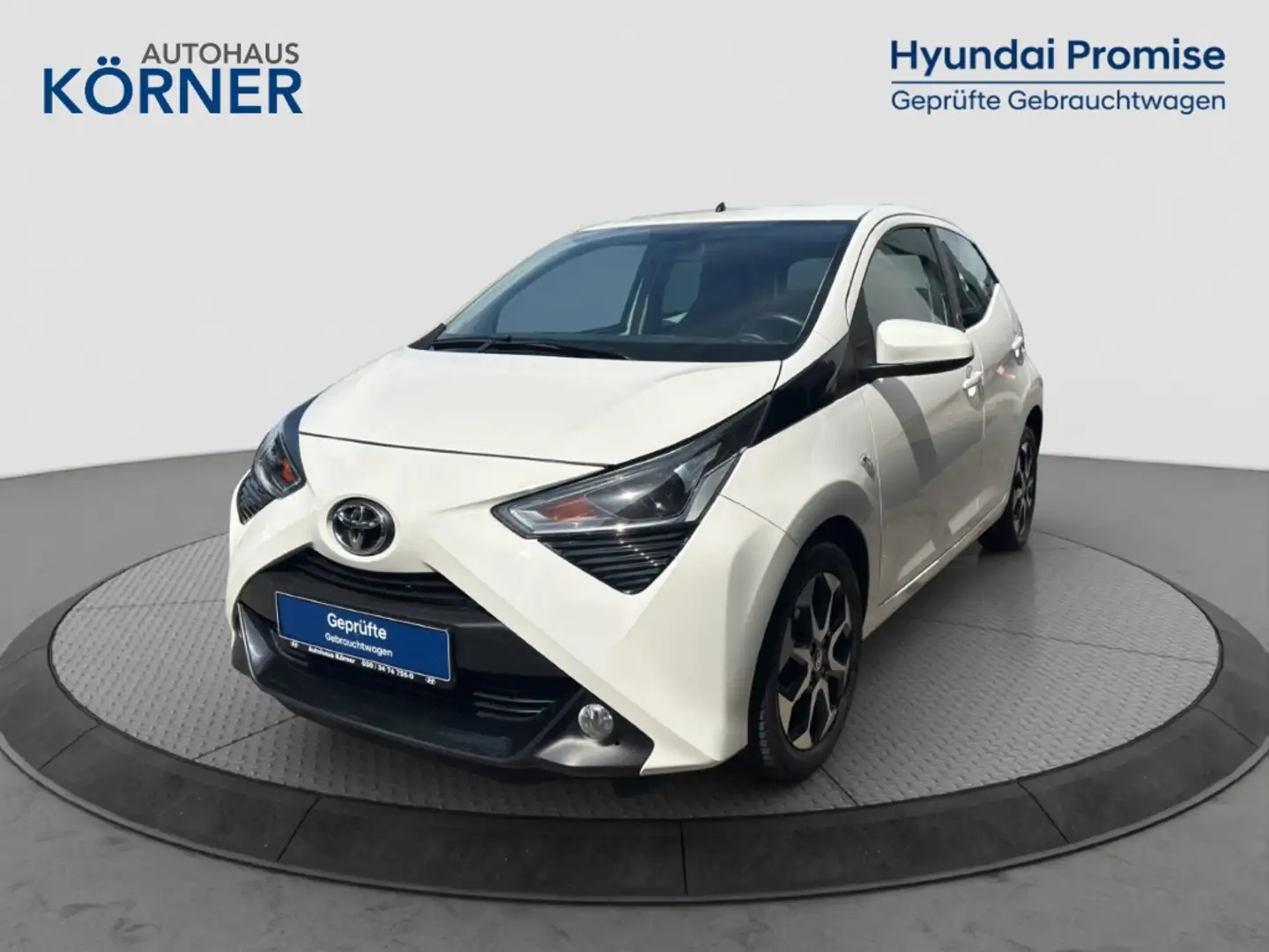Toyota Aygo x-Play 1.0 VVTi Automatik Liftback *CAM*CARPLAY*KL Bílá - 2