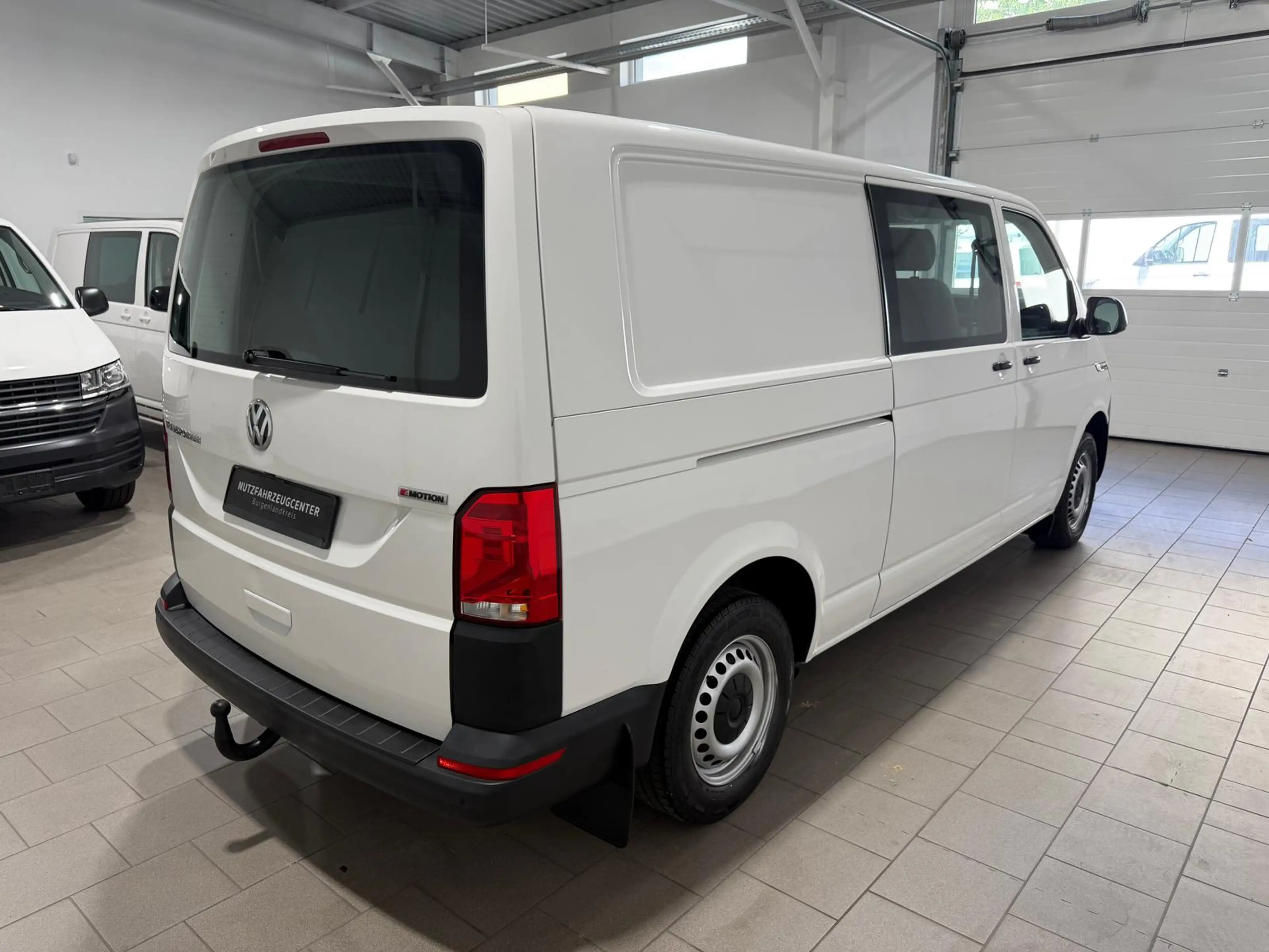 Volkswagen T6.1 Transporter -Doka(5-Si.),4Motion,lang,Standh — photo 3