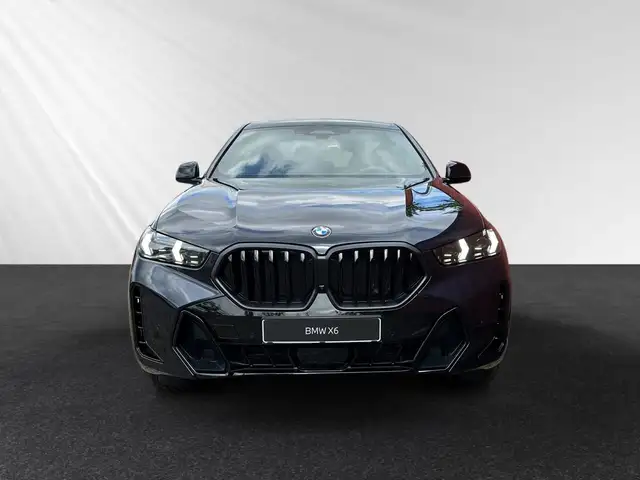 BMW X6 view 4