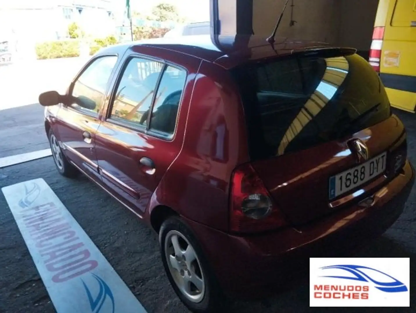 Renault Clio 1.5dCi Confort Expression Rojo - 2
