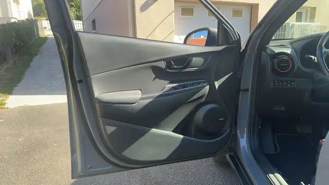 Hyundai Kona view 7