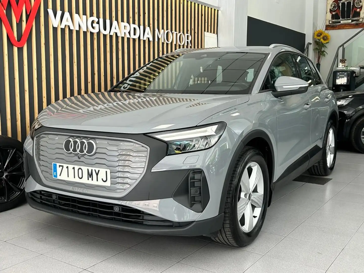 Audi Q4 e-tron 35 125kW 55kWh Gris - 2