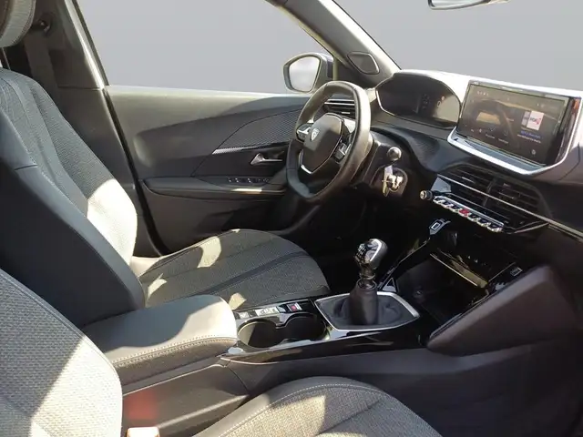 Peugeot 2008 view 11