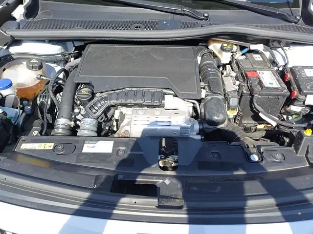 Peugeot 2008 view 5