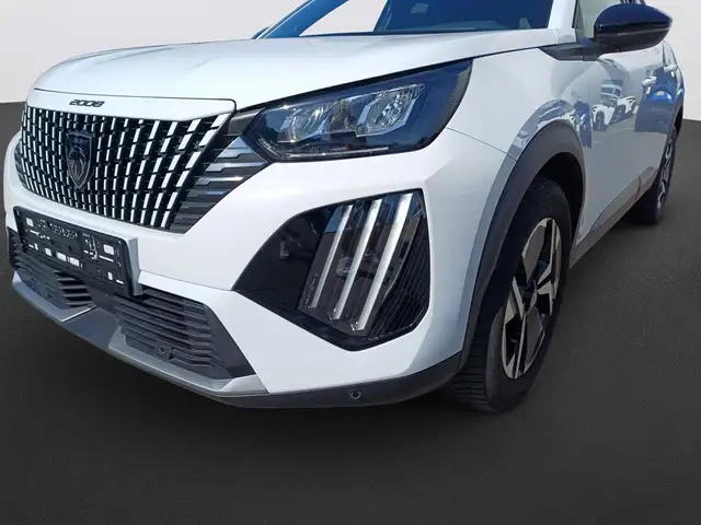 Peugeot 2008 view 9