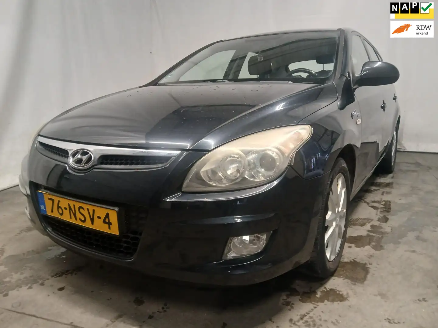 Hyundai i30 1.4i Blue Dynamic Schadeauto! Black - 1