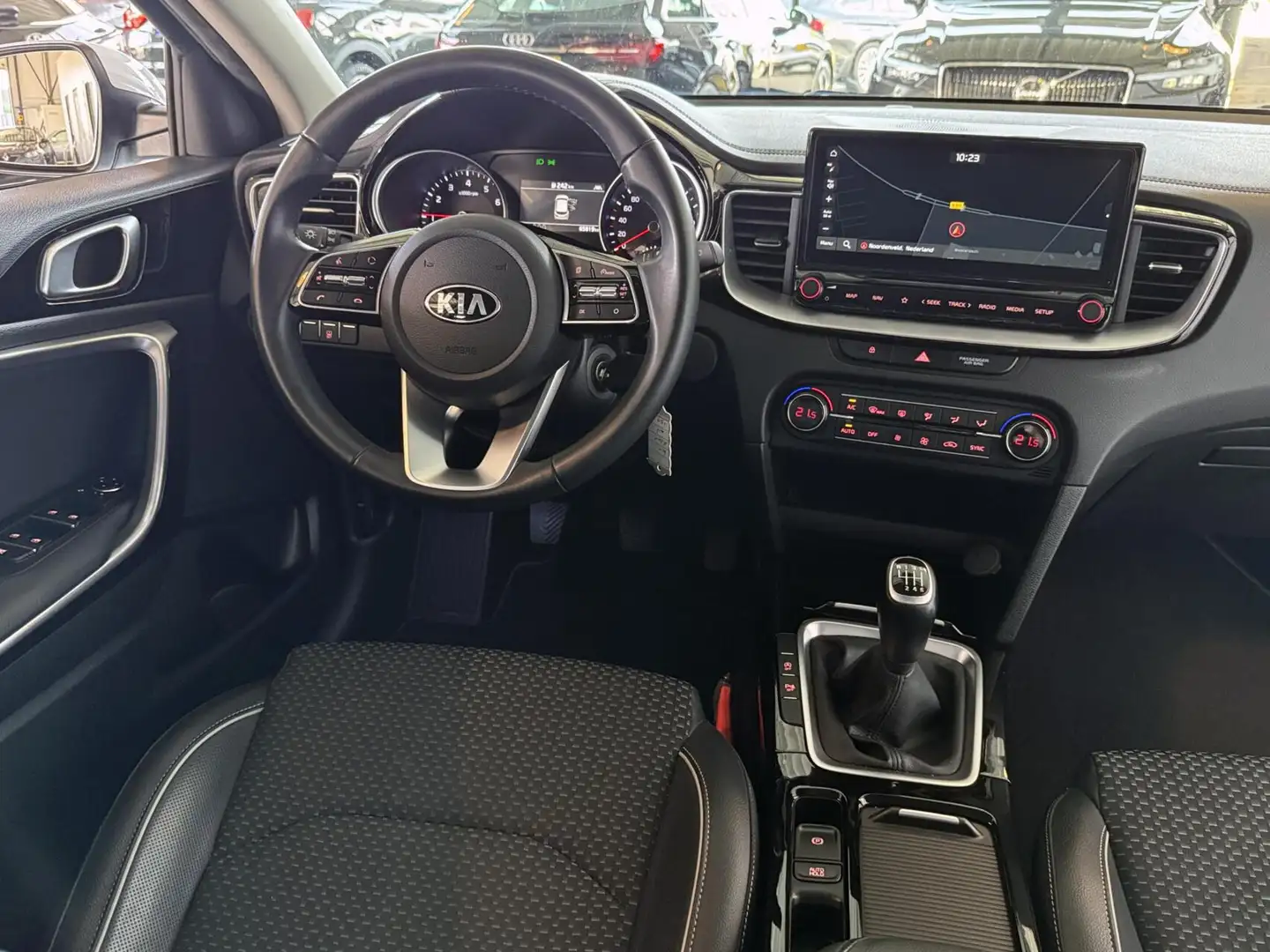 Kia XCeed 1.0 T-GDi DynamicLine|Navi|Camera|Trekhaak| Wit - 2