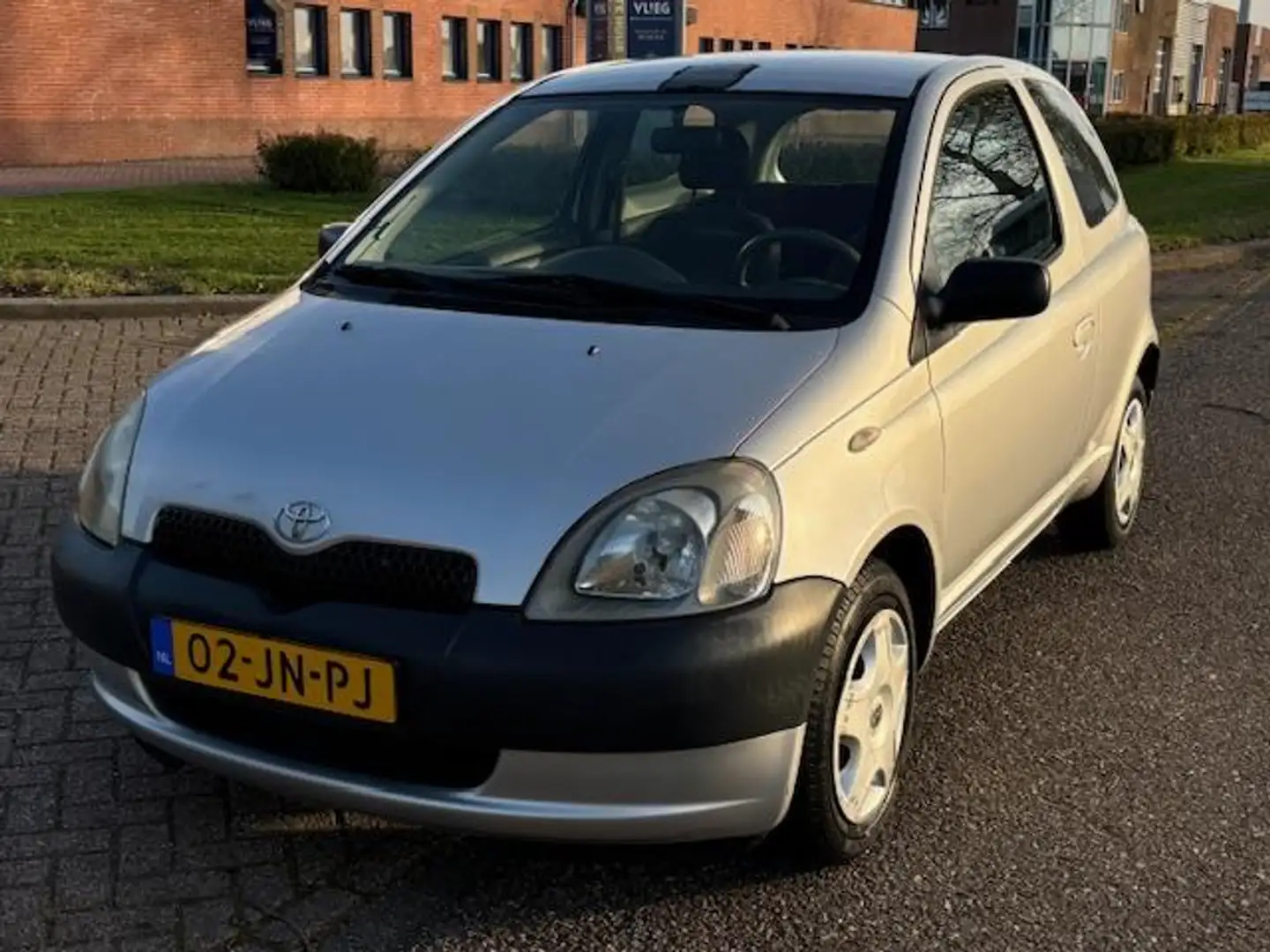 Toyota Yaris 1.0-16V VVT-i YORIN 3-Drs Stuurbekrachtiging Audio Grau - 1