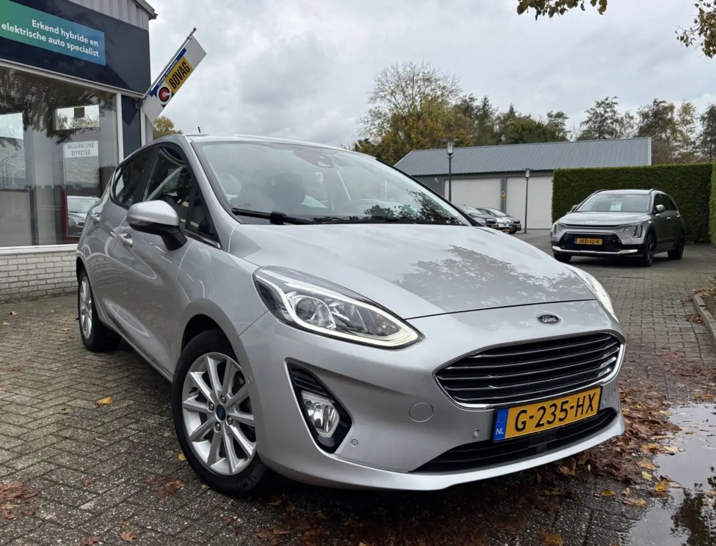 Ford Fiesta 1.0 EcoBoost Titanium NAVI / CAMERA / B&O Grijs - 2