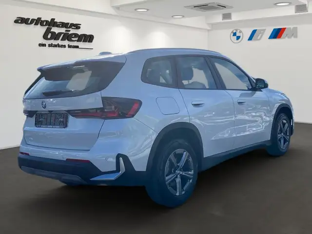 BMW X1 view 3
