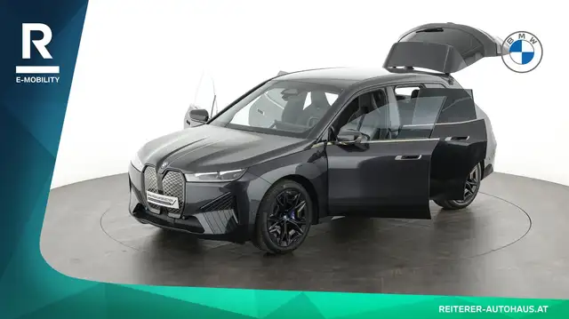 BMW Ix view 9