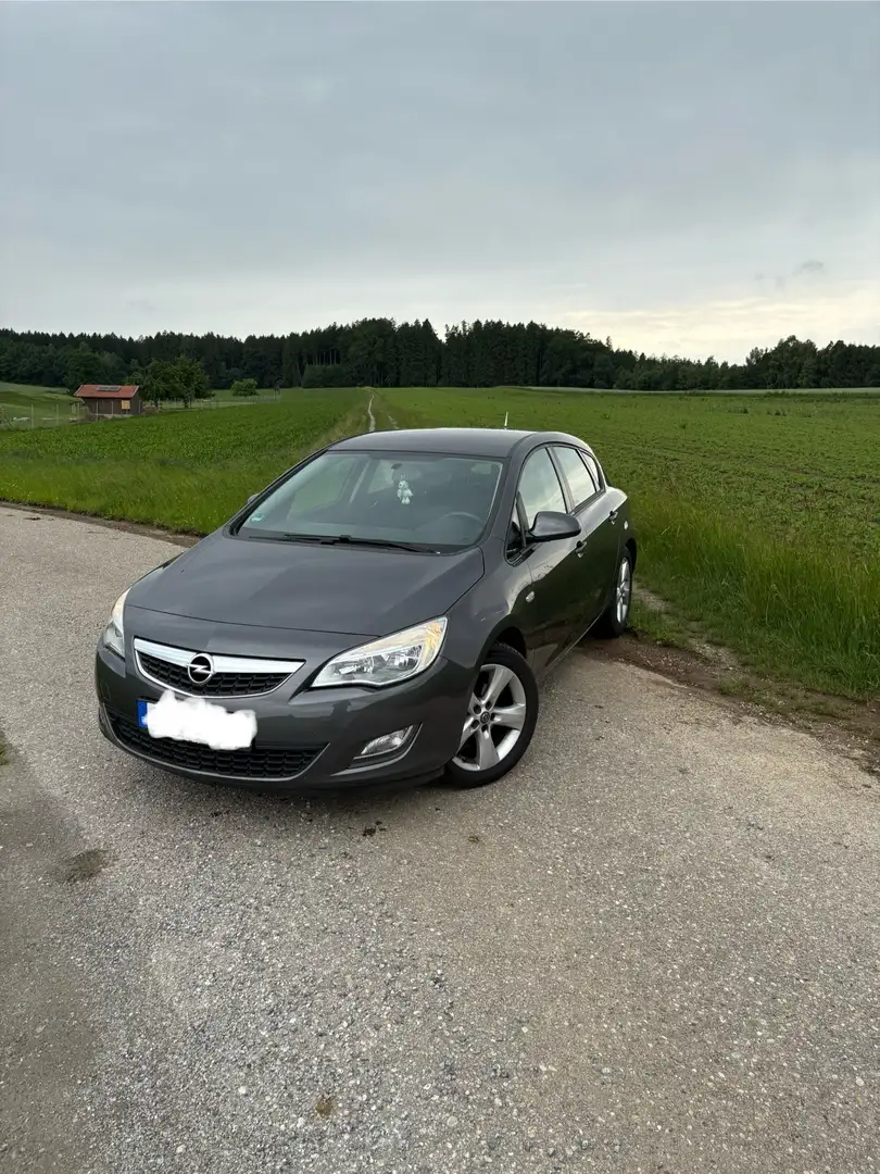 Opel Astra Design Edition Grau - 1