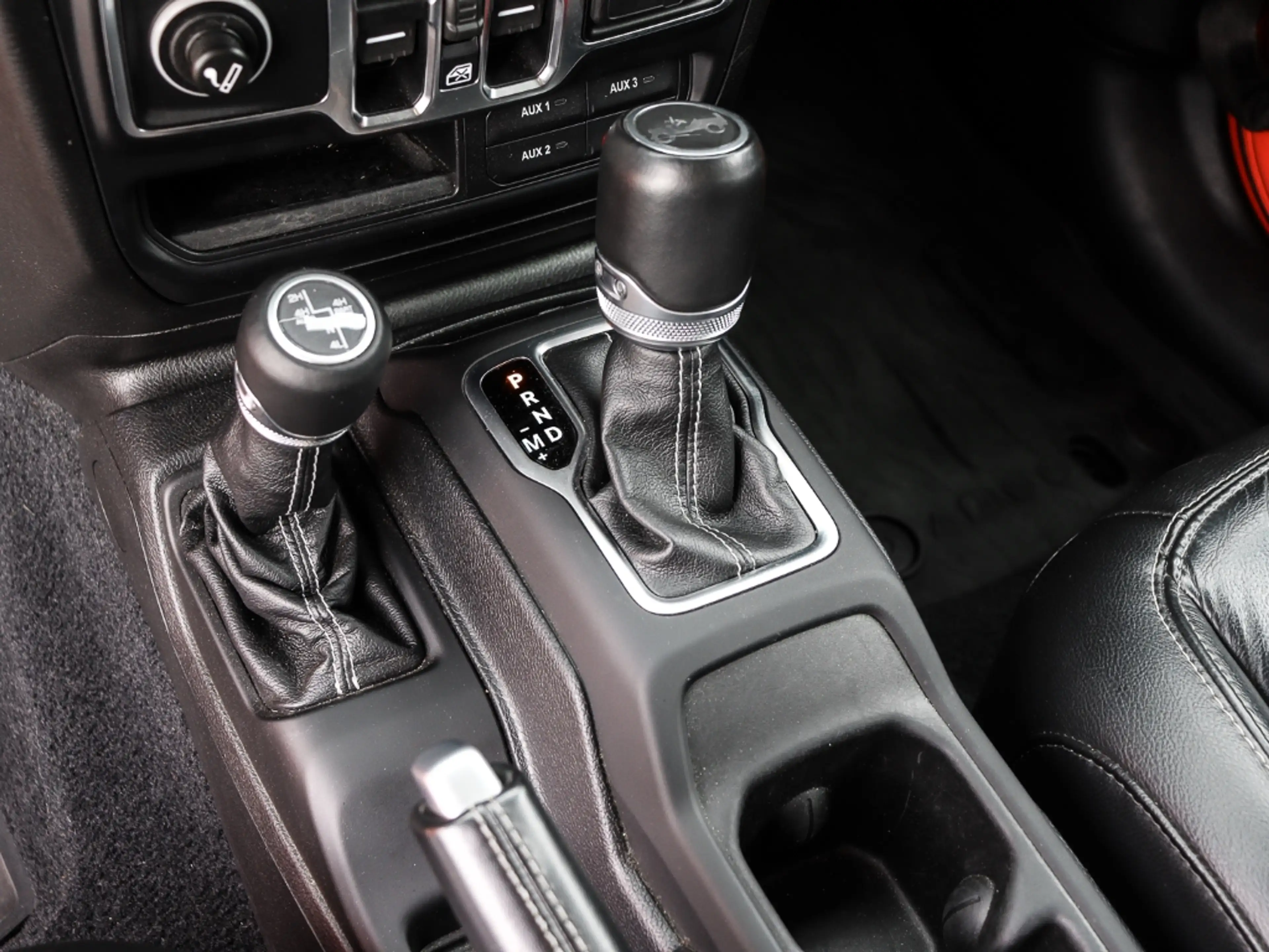 Jeep Wrangler Unlimited Sahara AHK-abnehmbar Navi Leder Soundsys — photo 14
