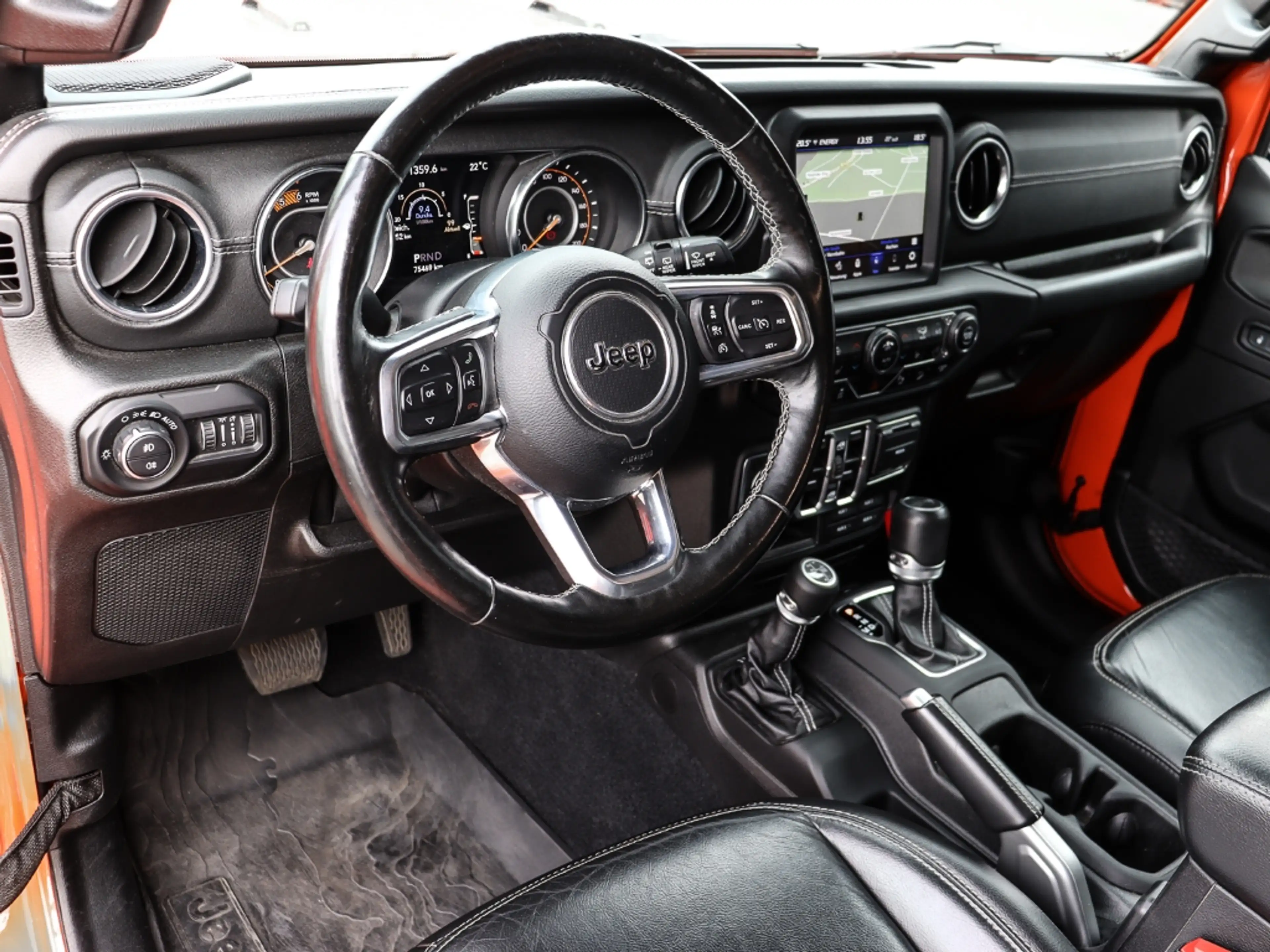 Jeep Wrangler Unlimited Sahara AHK-abnehmbar Navi Leder Soundsys — photo 7