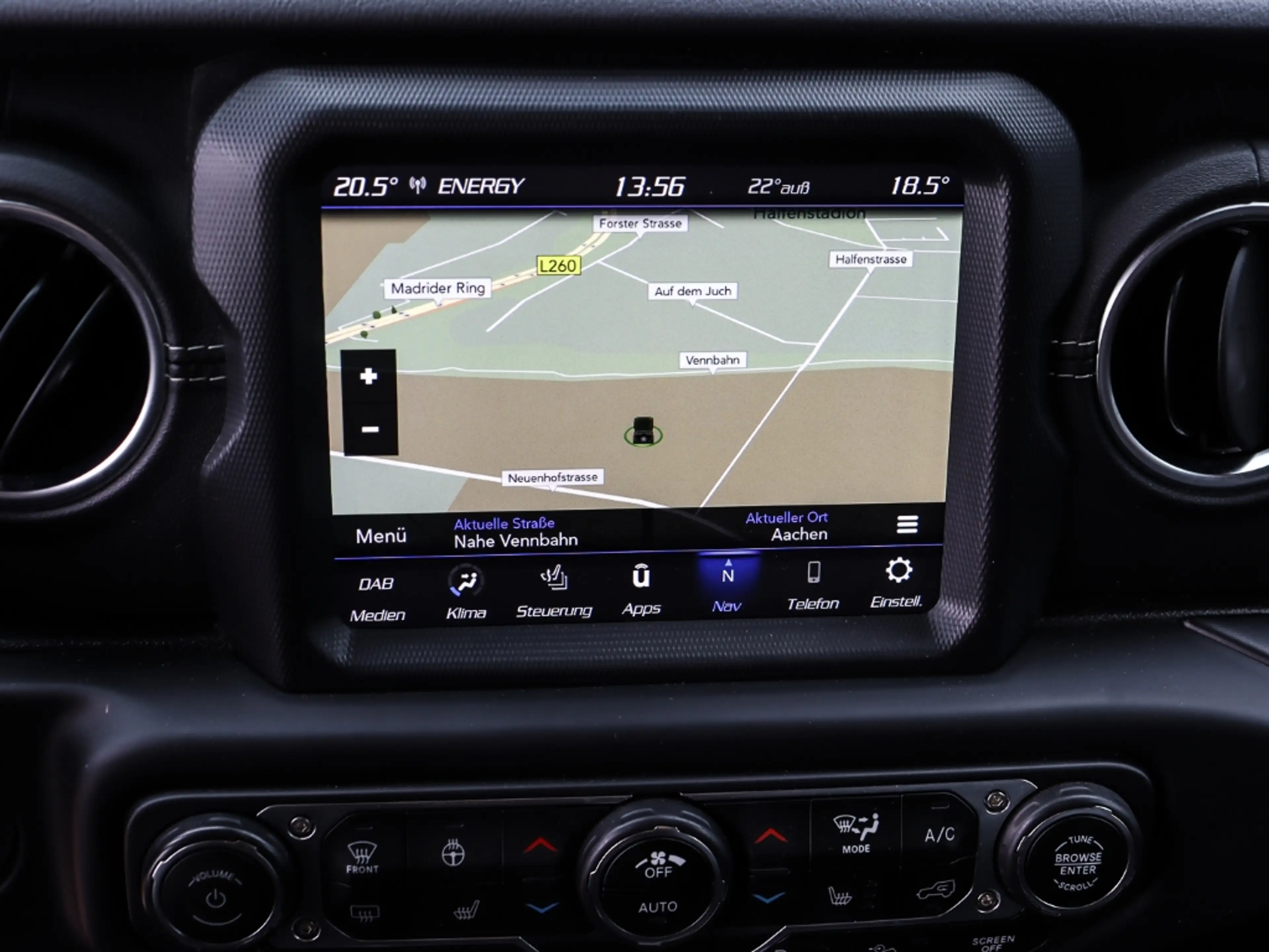 Jeep Wrangler Unlimited Sahara AHK-abnehmbar Navi Leder Soundsys — photo 10