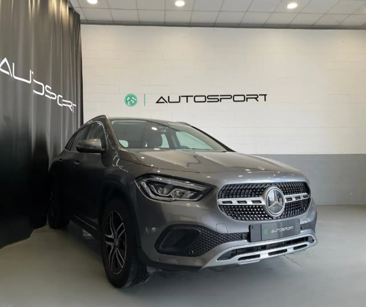 Mercedes-Benz GLA 200 GLA 200 Automatic Sport Plus Grigio - 1