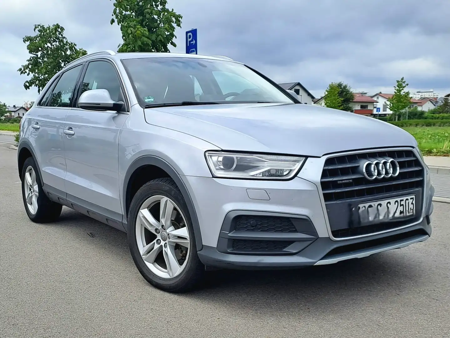 Audi Q3 Silber - 1