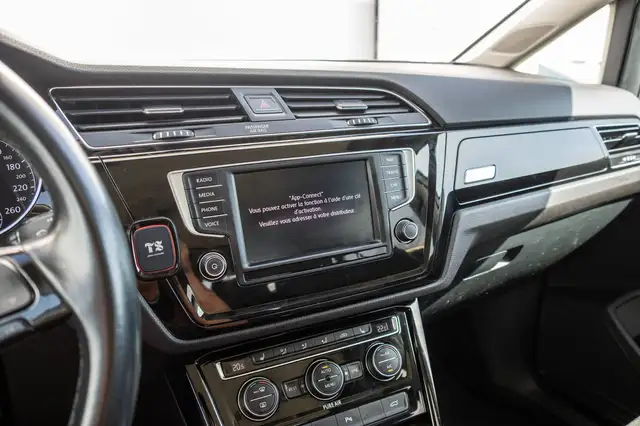 Volkswagen Touran view 23