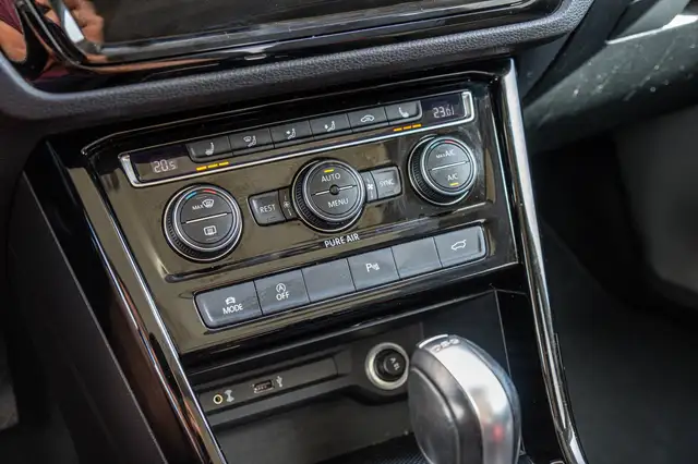 Volkswagen Touran view 12