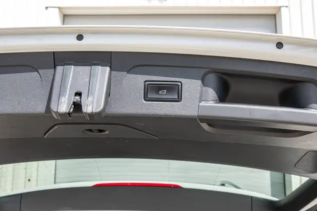 Volkswagen Touran view 17