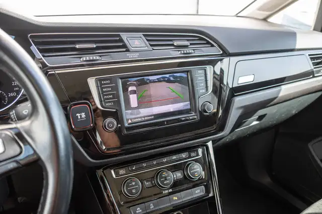 Volkswagen Touran view 11