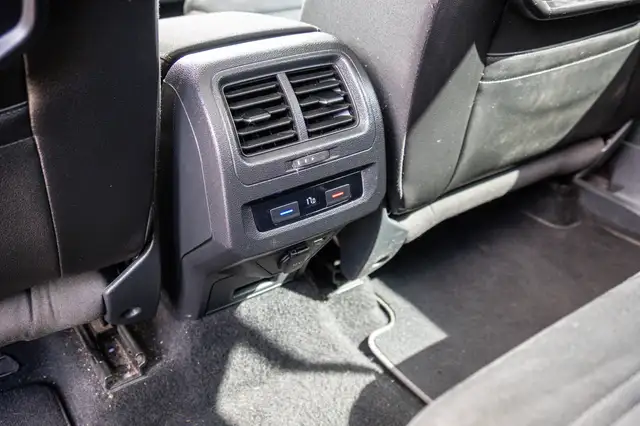 Volkswagen Touran view 18