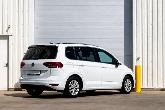 Volkswagen Touran view 5