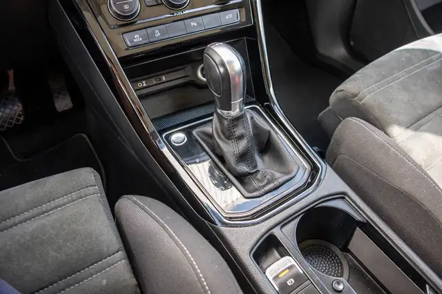 Volkswagen Touran view 13