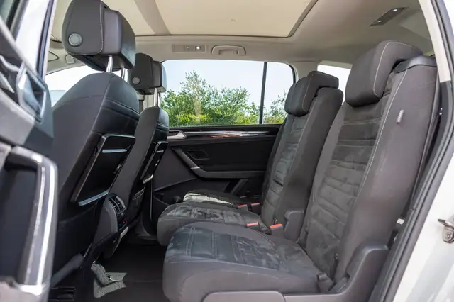 Volkswagen Touran view 9