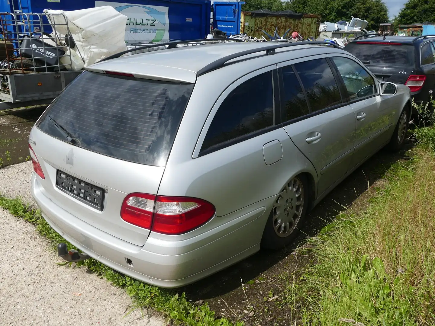 Mercedes-Benz E 220 T CDI Automatik Classic Klima Einpark AHK 06/2025 Silber - 2