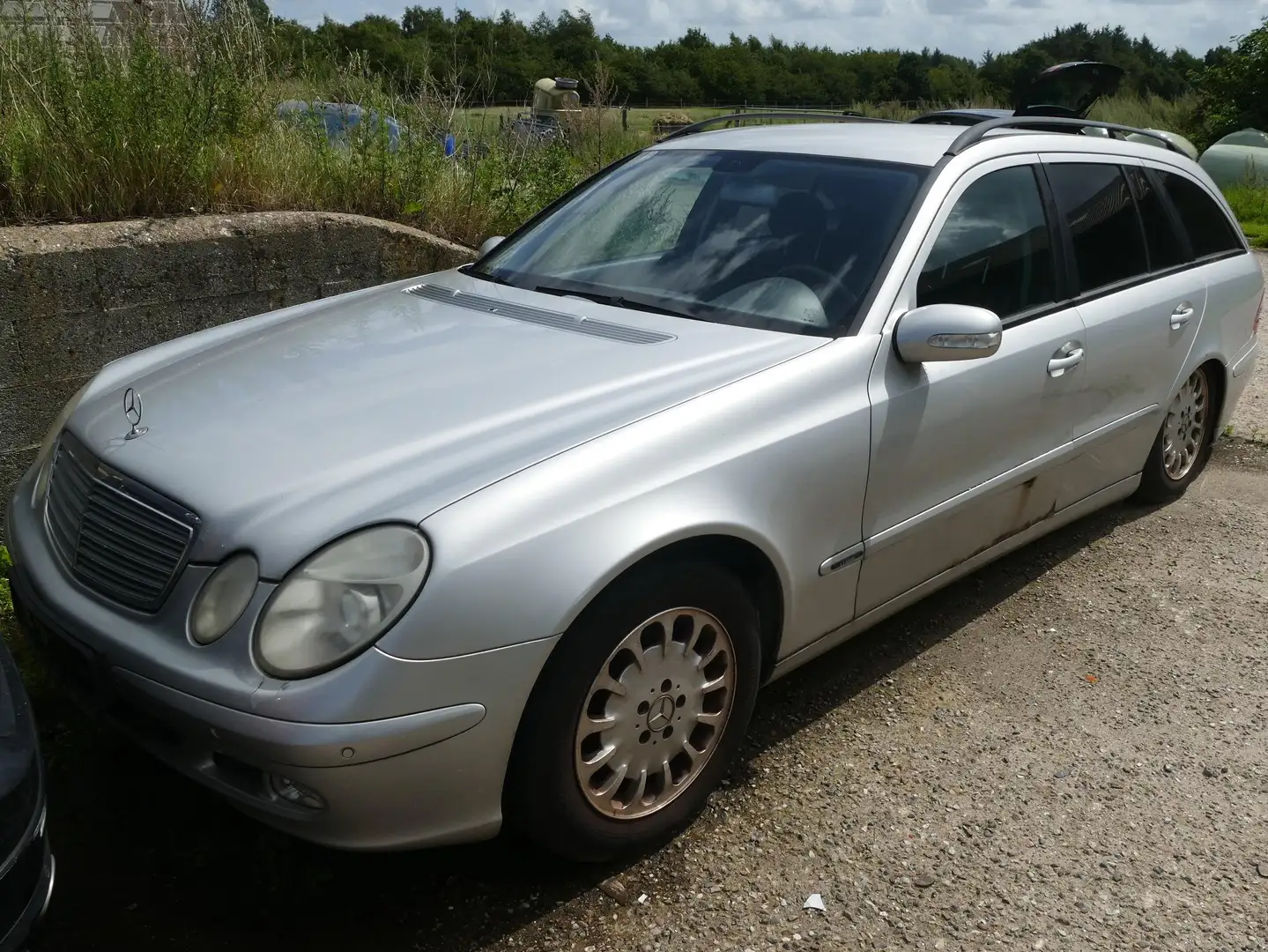 Mercedes-Benz E 220 T CDI Automatik Classic Klima Einpark AHK 06/2025 Silber - 1